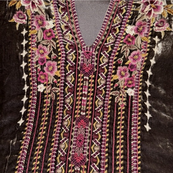 Johnny Was Valmere Embroidered Velvet Tunic Top Sz XS - Picture 7 of 12